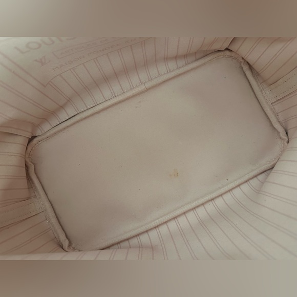 Louis Vuitton Neverfull MM Damier Ebene in Rose Ballerine - Picture 7 of 16